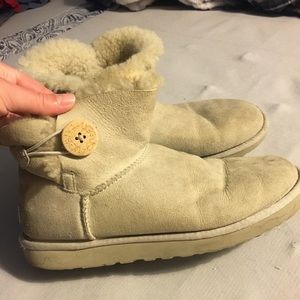 Short Ugg Bailey Button Boot - Bootie